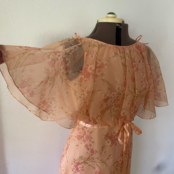 Vintage 70s angel sleeve cherry blossom dress. New - Picture 6 of 6